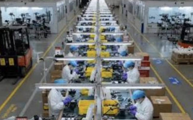 這就是俄「創新企業」? 買中無人機轉貼俄標籤裝國產 普丁還曾參觀給補助