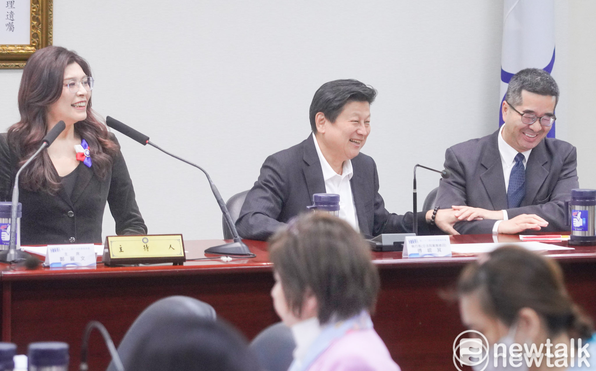 才轟「戲劇性自殘」經濟學人：對中嚇阻不足、不負責任的政客害台