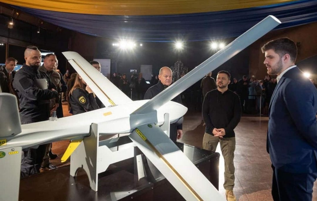  RAM-2X 中程攻擊型無人機。這款無人機由烏克蘭自主研發，配備獨特的 X 型機翼以提升機動性 圖：翻攝自Ｘ @CCaalifornia 