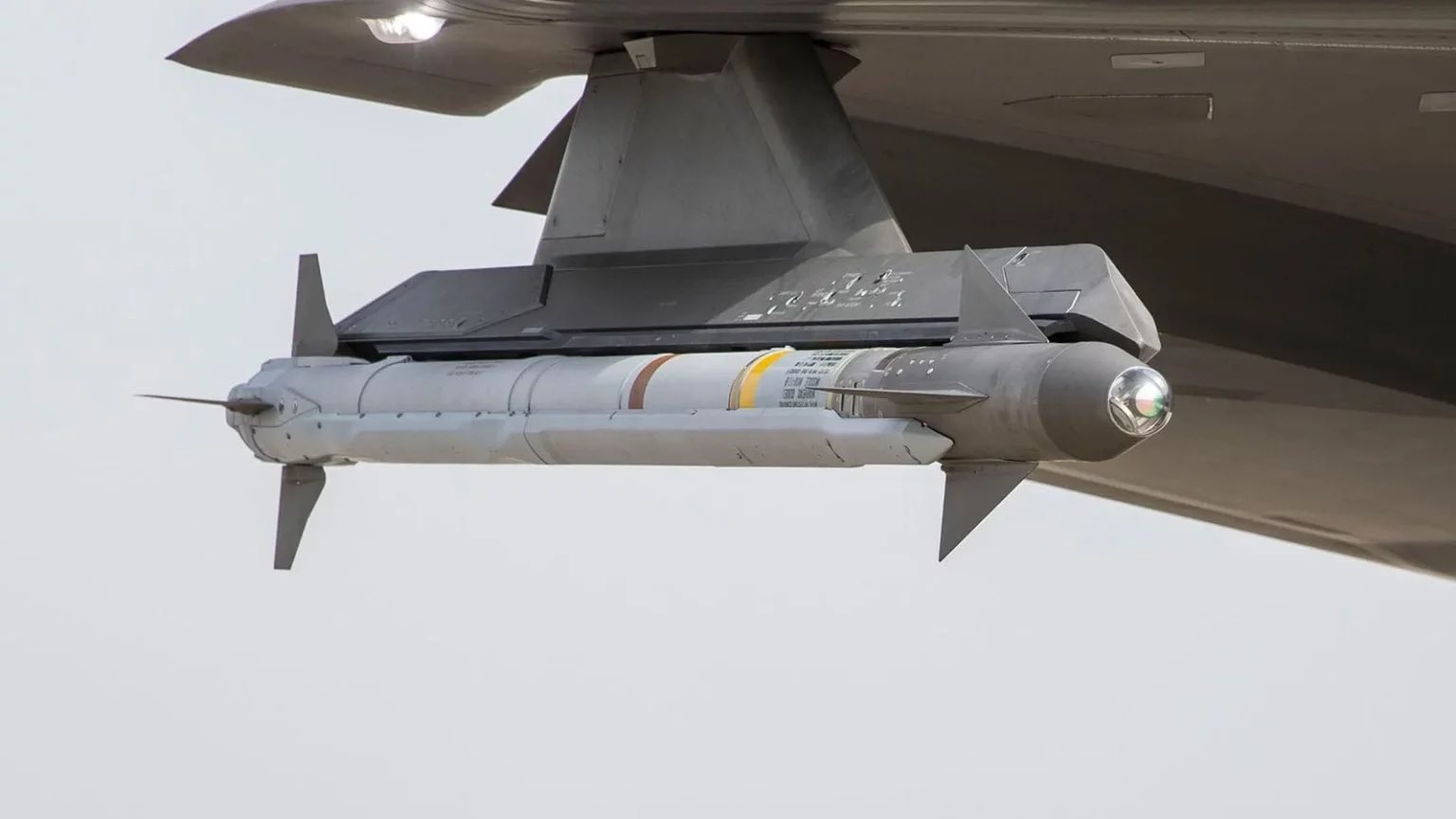  首批訂購的 AIM-9X 響尾蛇飛彈已經全數到位。 圖：翻攝自@front_ukrainian 