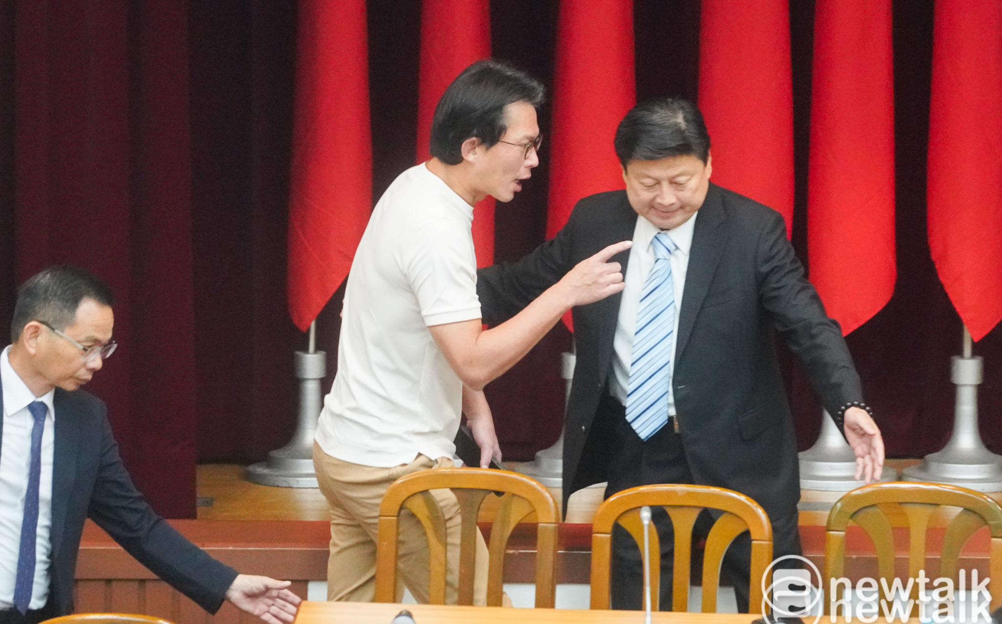 卓榮泰稱不副署防「在野獨裁」 黃國昌轟：他橫了心要獨裁