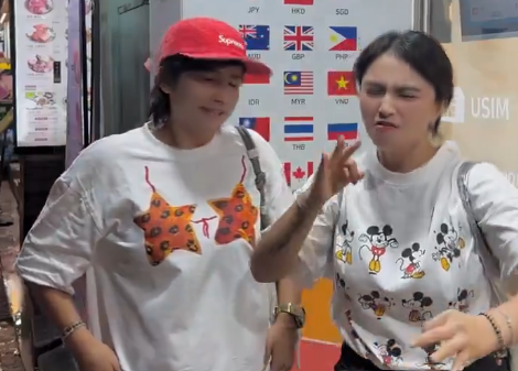 (影) 強撕腳踢中華民國國旗大鬧首爾!聾啞小粉紅不滿店家有台灣標誌.....