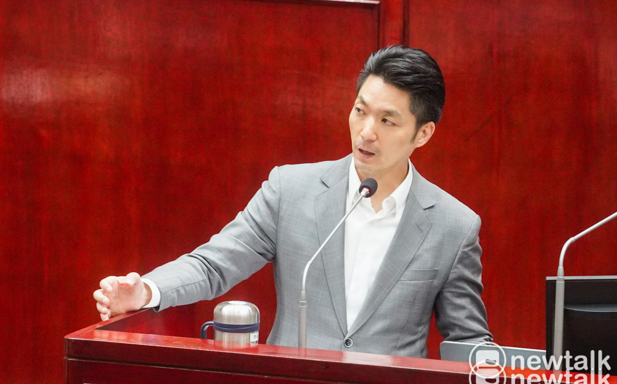 蔣萬安證實3日陪藍小雞登記　12日同台白營小雞造勢