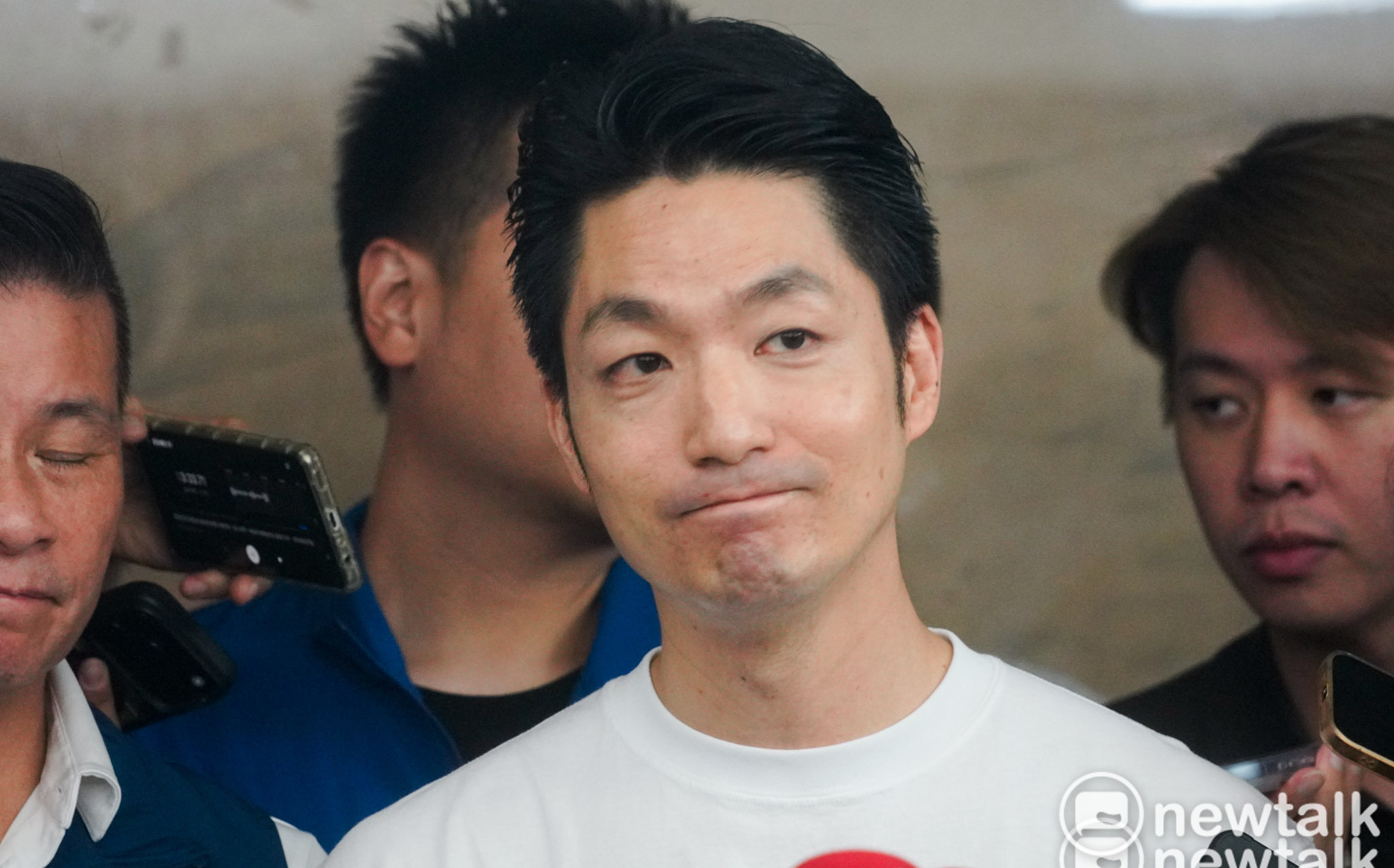 蔣萬安稱反毒不是辯論題 律師諷:沈伯洋都洩題了你還怯戰?這種水準竟可當市長?