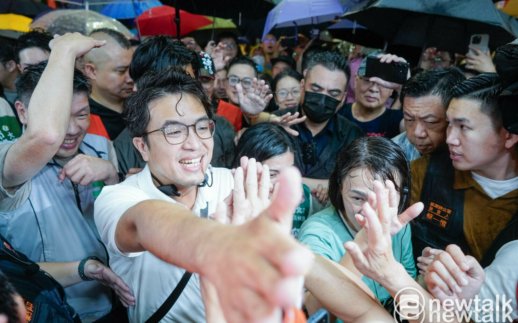 表明不會辭立委 沈伯洋給原因：一開始就說不會