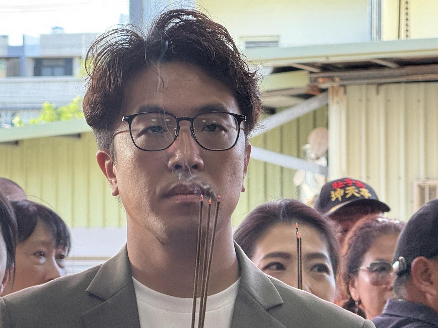 65歲免健保缺席投票？ 沈伯洋：藍白又來了、我就不予出席