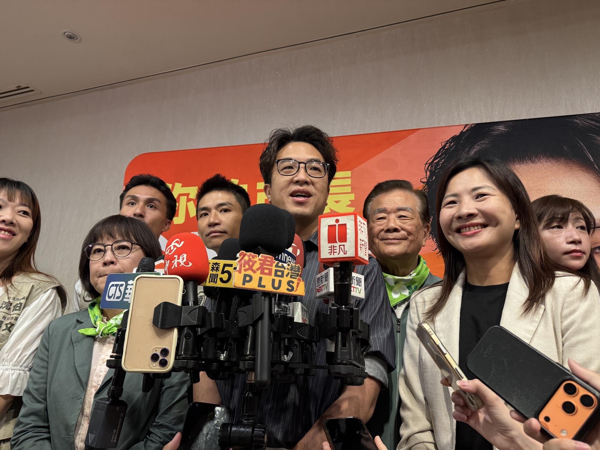 沈伯洋：下午五分埔「洋流」有1.6萬報名、要來問家人站哪裡