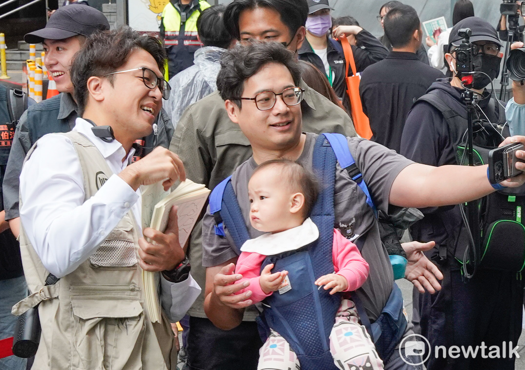 沈伯洋穿上了防彈衣? 警政署長:有要求5個人以下、委員我知道你在問什麼