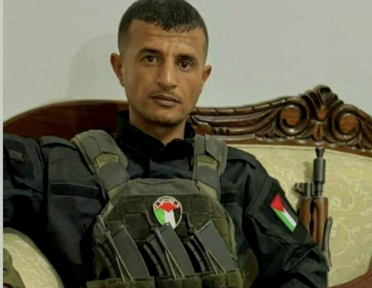 人民力量民兵領導者亞西爾．阿布．沙巴布（Yasser Abu Shabab）曾是毒販和走私客，加薩戰爭後開始反對哈瑪斯。圖：翻攝自 X《SEYFULLAH》
