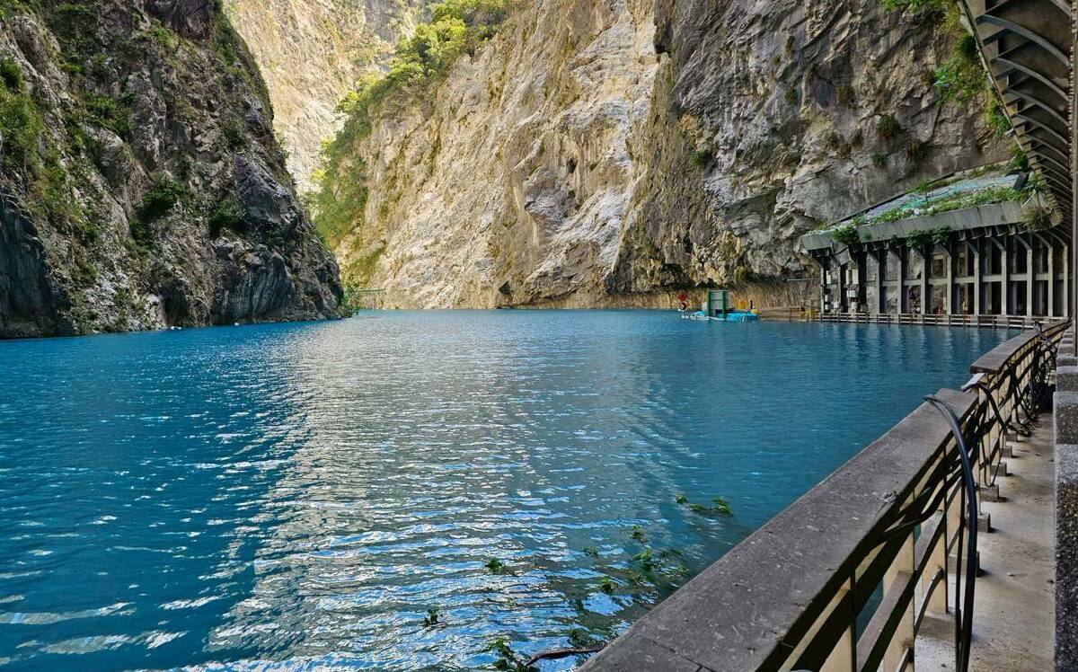 這片峽谷從未真正靜止！燕子口堰塞湖已3度成形 36小時應變紀實一圖看