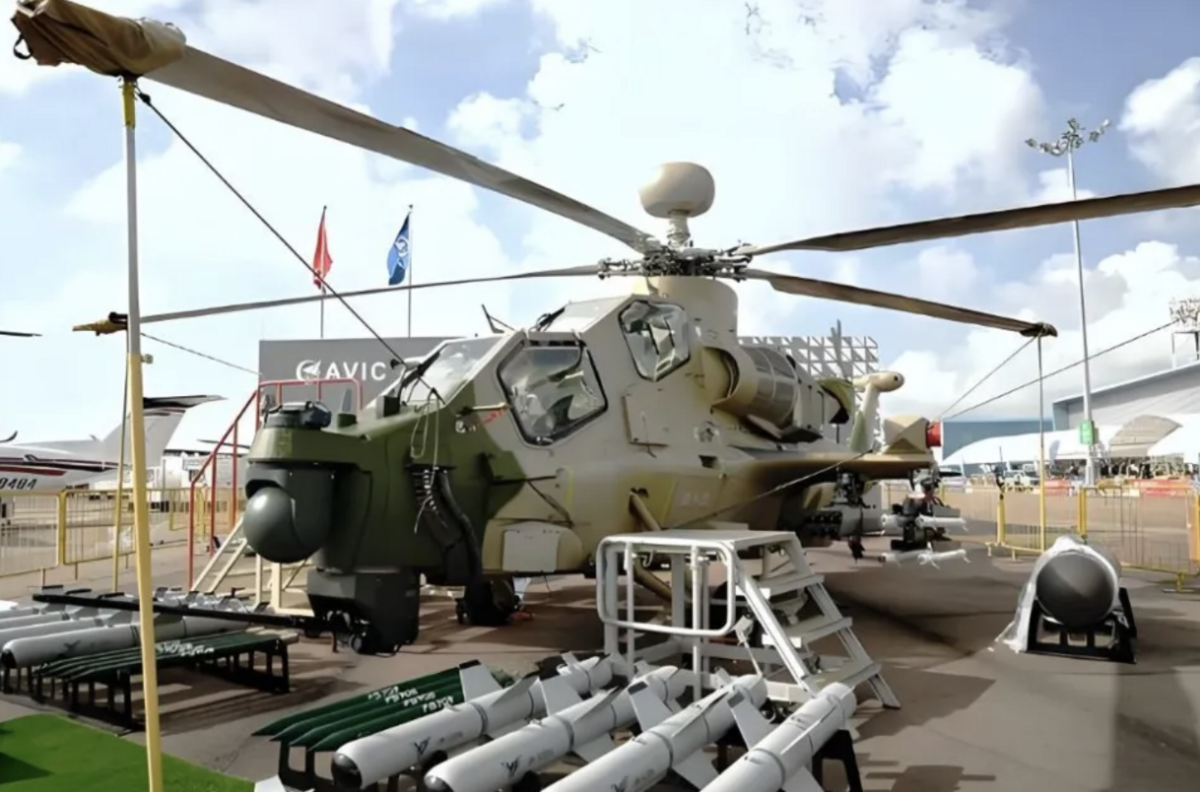 網傳巴基斯坦派出中製武直-10ME 直升機跨境攻擊。 圖：翻攝自 矚望雲霄 