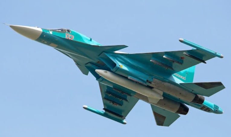  掛載導彈的俄軍蘇-34「鴨嘴獸」戰機 。 圖 : 翻攝自新華網 