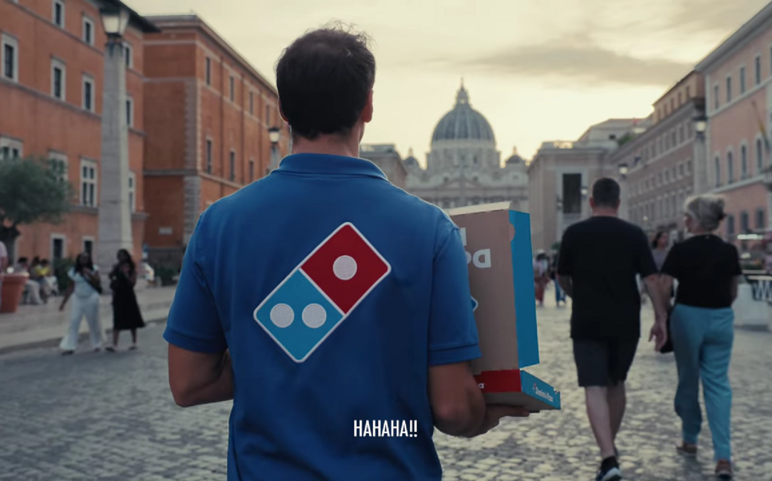 (影)吃它不再犯罪 ? 達美樂帶「夏威夷披薩」走過梵蒂岡聖門 : 罪孽已赦免