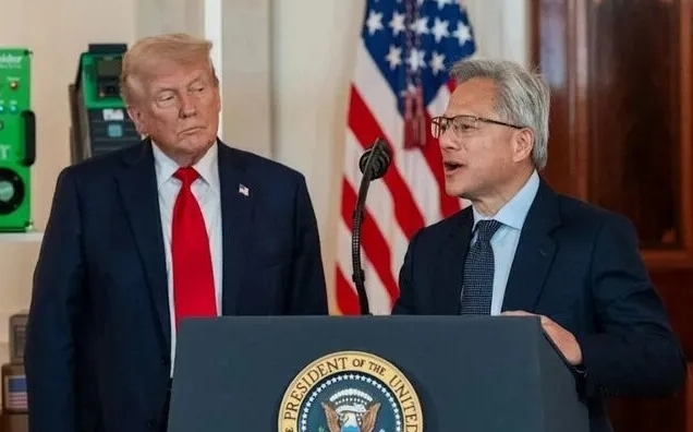 美對中晶片管制恐重挫AI發展! 黃仁勳：未來三季中國銷量恐怕都是「零」