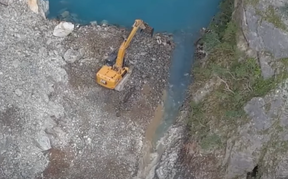 燕子口堰塞湖降壩引流成功! 林保署曝工程秘辛:關鍵人物有過921草嶺潭經驗