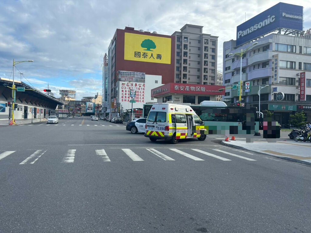 花蓮男子走行穿道遭公車撞上 傷重送醫
