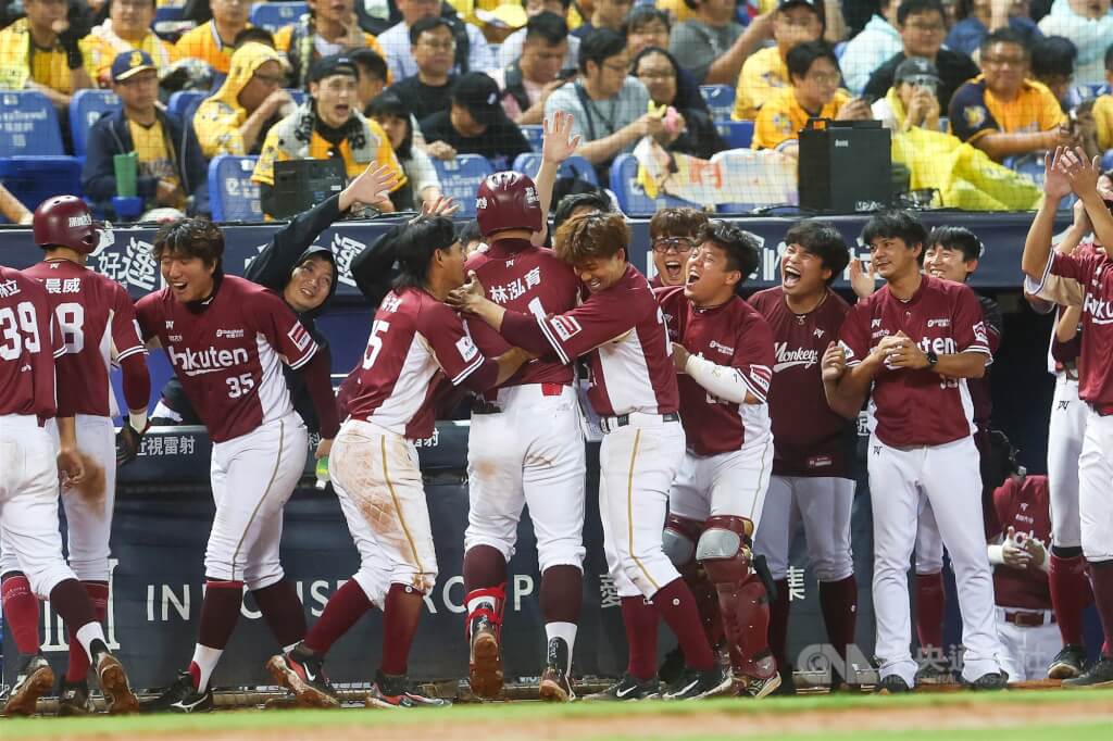 台灣大賽G5林泓育延長賽開轟 桃猿奪樂天接手後首冠