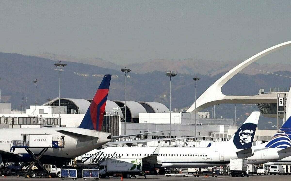 美政府「停擺」致空管「無薪」缺勤 26日航班延誤8600架次創新高、28日恐再惡化