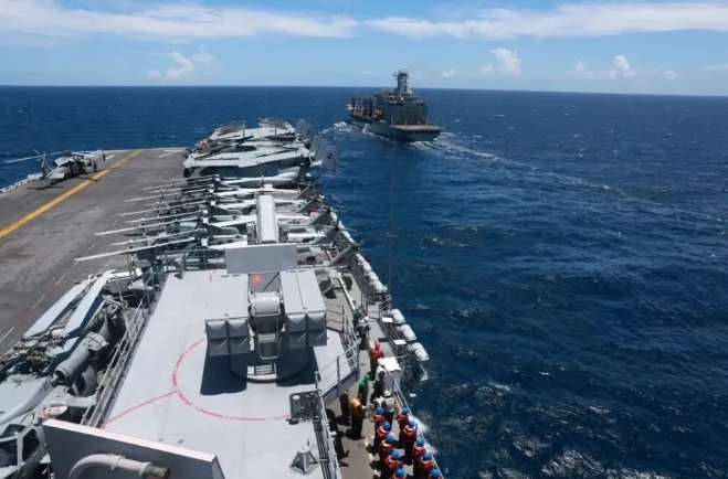  部署在委內瑞拉外海的多艘美國軍艦。 圖 : 翻攝自美國國防部 