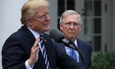  參院共和黨領袖米奇·麥康諾（Mitch McConnell）在投票前公開表示，他將支持終止川普關稅權限的決議案。 圖：翻攝自 X Republicans against Trump 