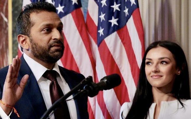 搭6千萬美元FBI專機赴摔角場追26歲女友! FBI局長涉公器私用遭爆料