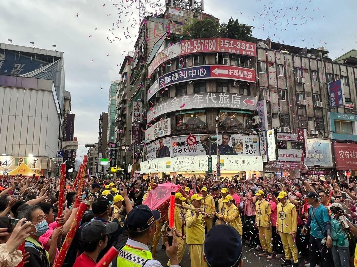  白沙屯媽祖下午停駕板橋妙雲宮。 圖：翻攝自白沙屯拱天宮 FB 