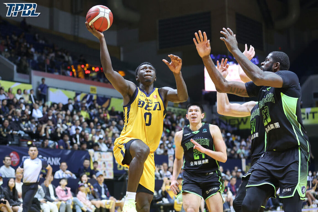 TPBL阿巴西貢獻全能數據 率特攻退夢想家捍衛主場