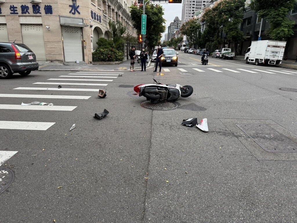 台中汽機車碰撞  女騎士傷重送醫不治