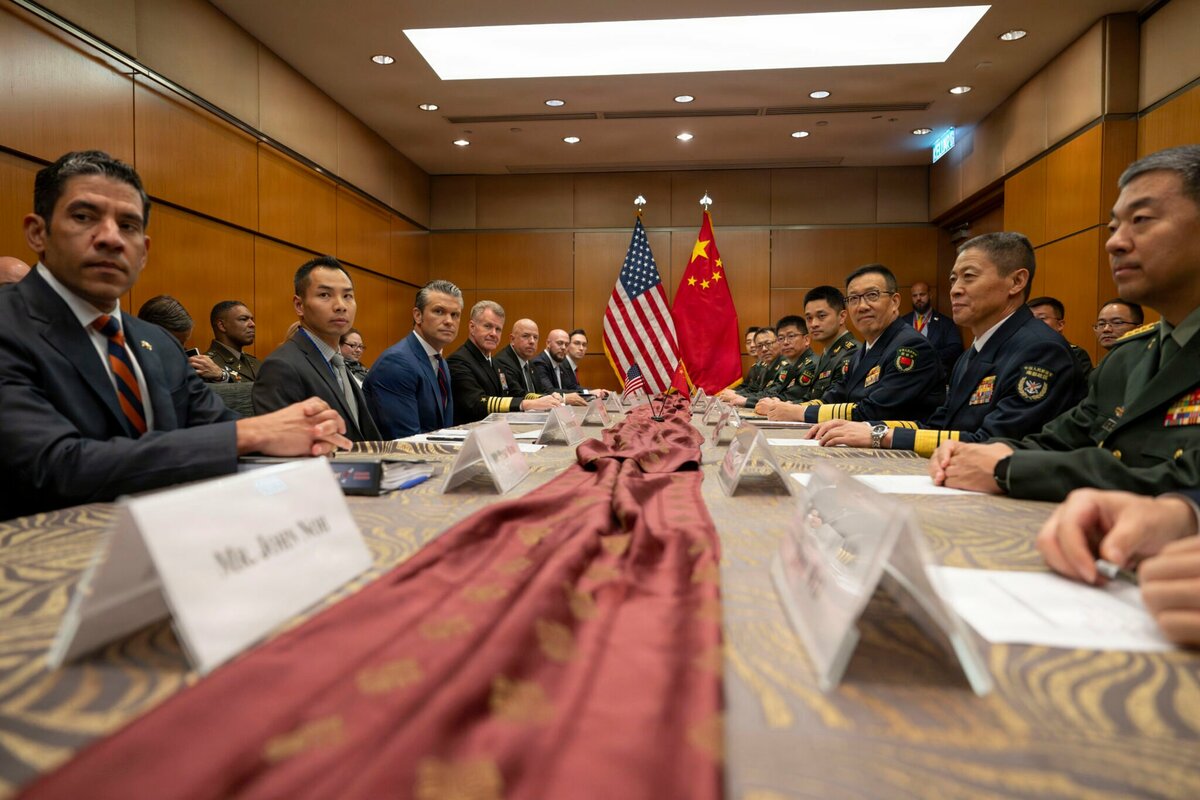 中美在馬來西亞吉隆坡的談判。 圖：翻攝US Defense Department 