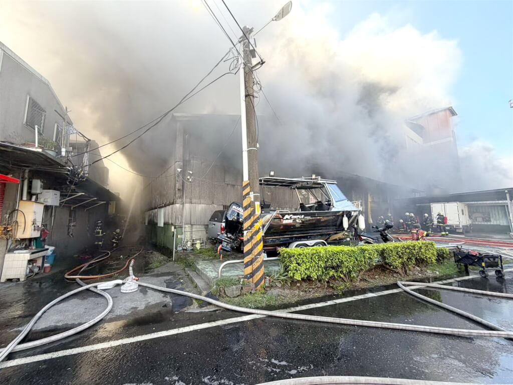 新北樹林工廠火警濃煙 柑園國小505師生下午停課