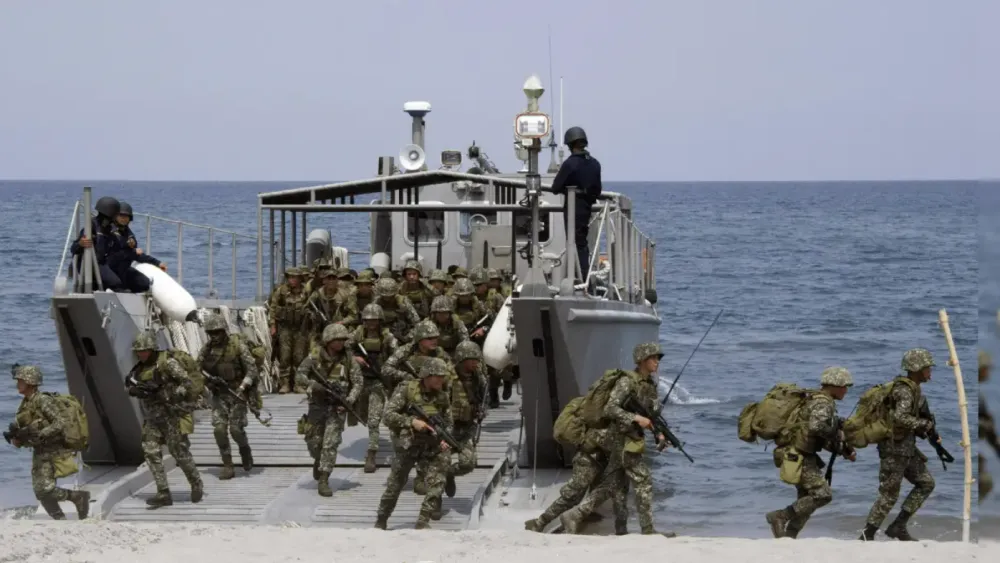  若美菲聯合軍力在巴士海峽加強偵蒐或封鎖，勢必會限制中國海軍艦隊的外海活動範圍。 圖：翻攝自 騰訊新聞@田柳Talk 
