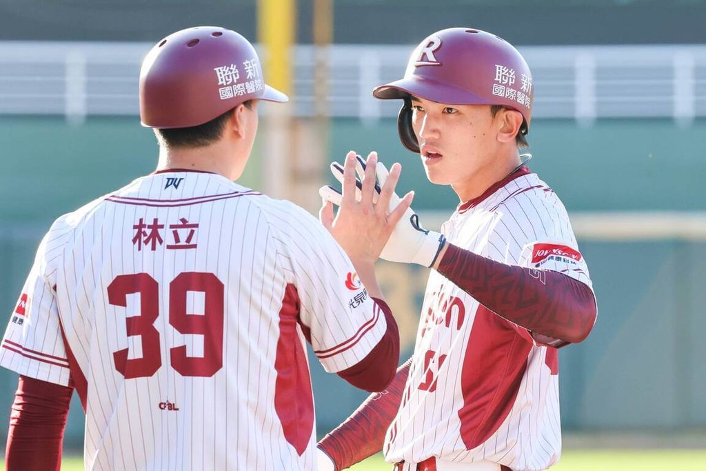 何品室融修正擊球點敲3安 教頭點出像柳田悠岐