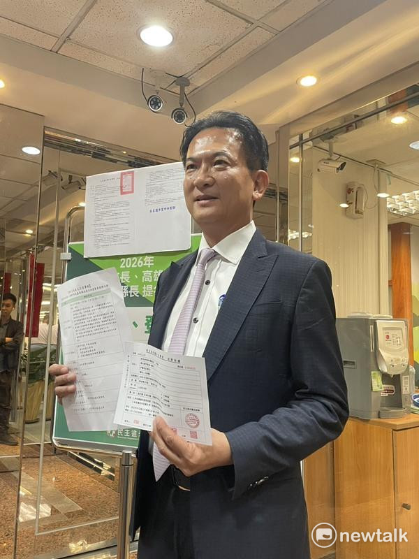  林俊憲完成台南市長初選登記。 圖：高逸帆／攝 