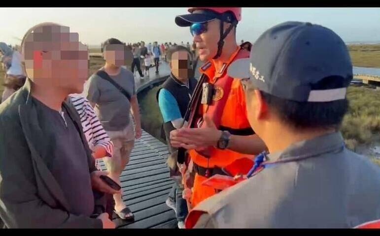 鳳凰颱風來襲!海巡署提醒民眾乖乖在家 切勿停留觀浪