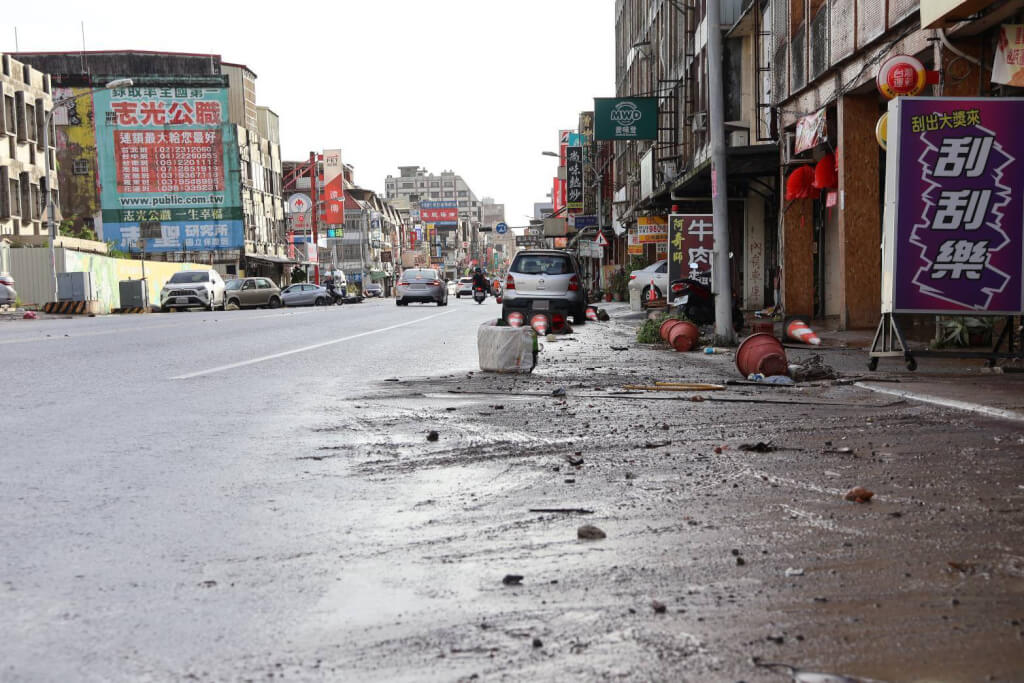 颱風鳳凰釀349件災情51傷 宜蘭多處淹水待復水電