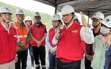 季連成關心馬太鞍溪堰塞湖災後復原 籲加速家園、堤防與便道重建