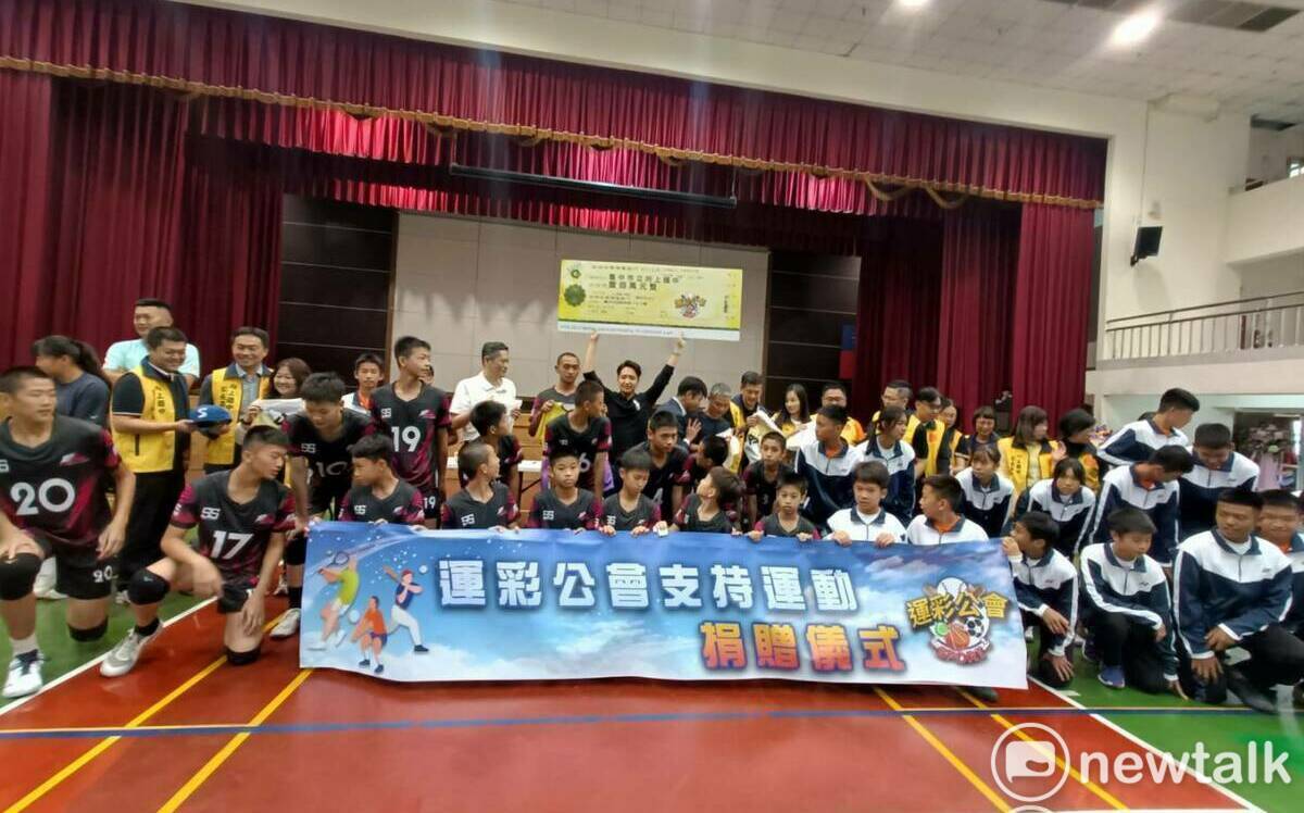 (影)響應運動回饋教育 何昱奇領1萬捐200萬 聽聞球隊奪冠再加碼25萬