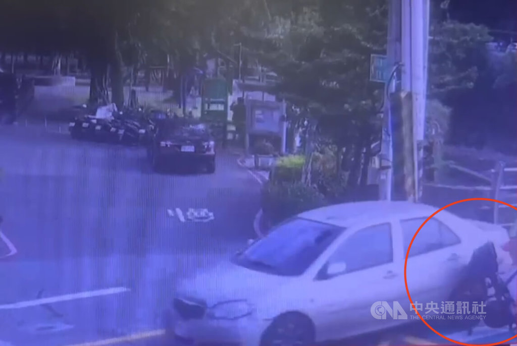 新北女推嬰兒車走斑馬線遭撞 警通知肇逃者到案