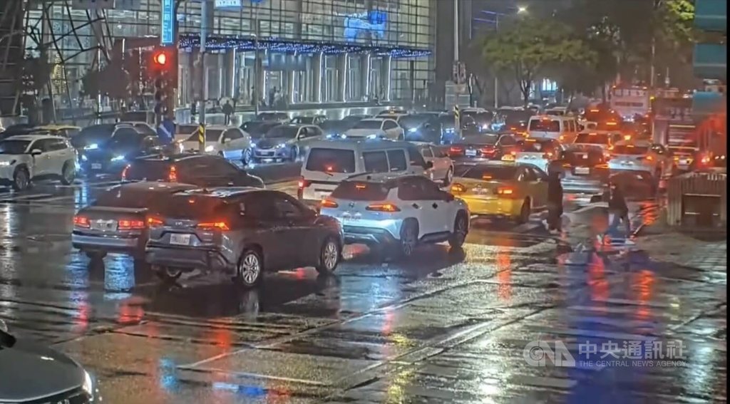 南港、汐止「大塞車」　北市警說明原因和排除措施