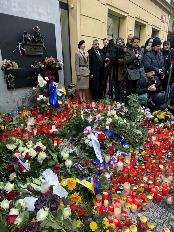 捷克街頭歡慶自由民主  紀念絲絨革命推翻共產政權