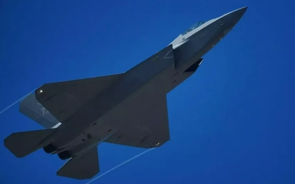 殲-35有先天性心臟病?!專家剖析:距航艦900公里「僅能作戰7分鐘」