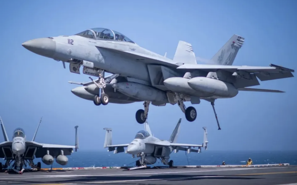 (影) 美「超級大黃蜂」被擊落? 開戰以來戰機竟損這麼多 「林肯號」也遭攻擊