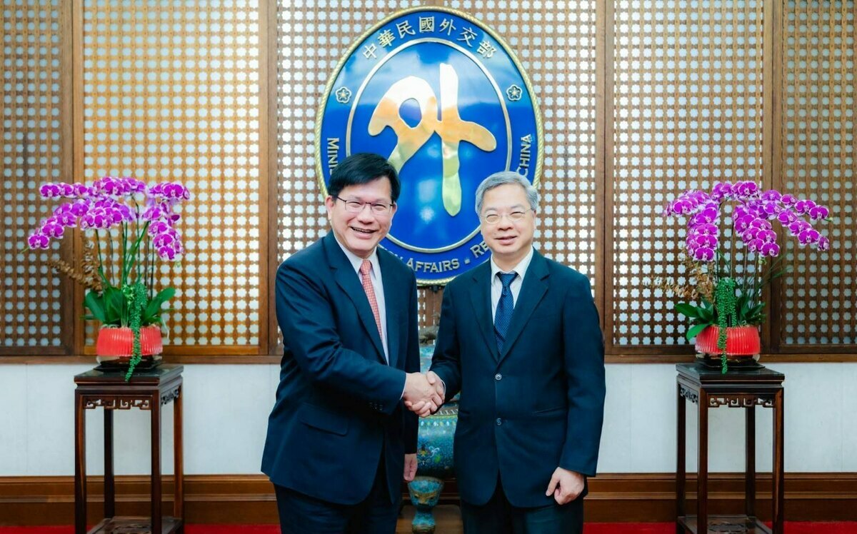 成為「經濟日不落國」 林佳龍攜手龔明鑫舉行雙部長會議