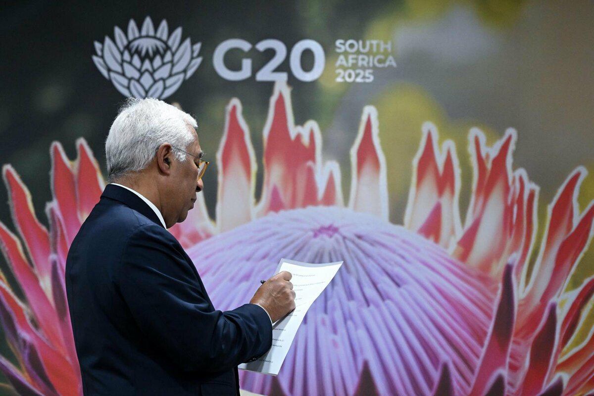  歐盟理事會主席科斯塔（António Costa）已通知 27 個成員國，明（24）日將在歐盟—非盟峰會場邊召開「烏克蘭特別會議」。 圖：翻攝自 X@António Costa 