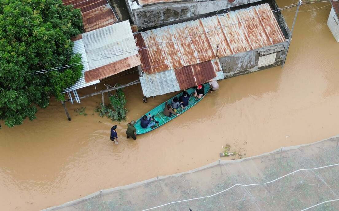 越南暴雨釀災至少90死12失蹤! 18.6萬戶受損、逾300萬牲畜被沖走