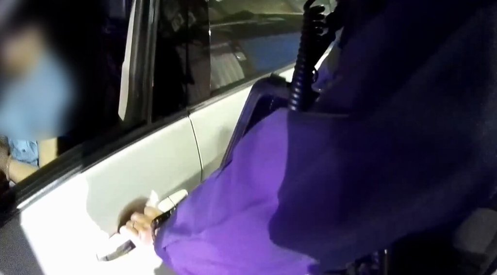 高雄女子涉毒駕、車停路中央 警依2罪送辦