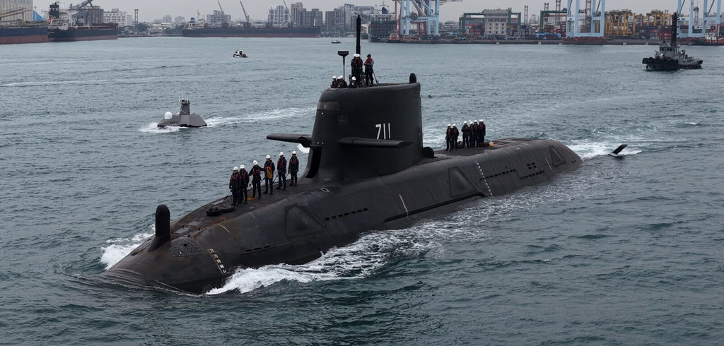 台船:海鯤艦完成第4次浮航海試 近期執行其餘項目