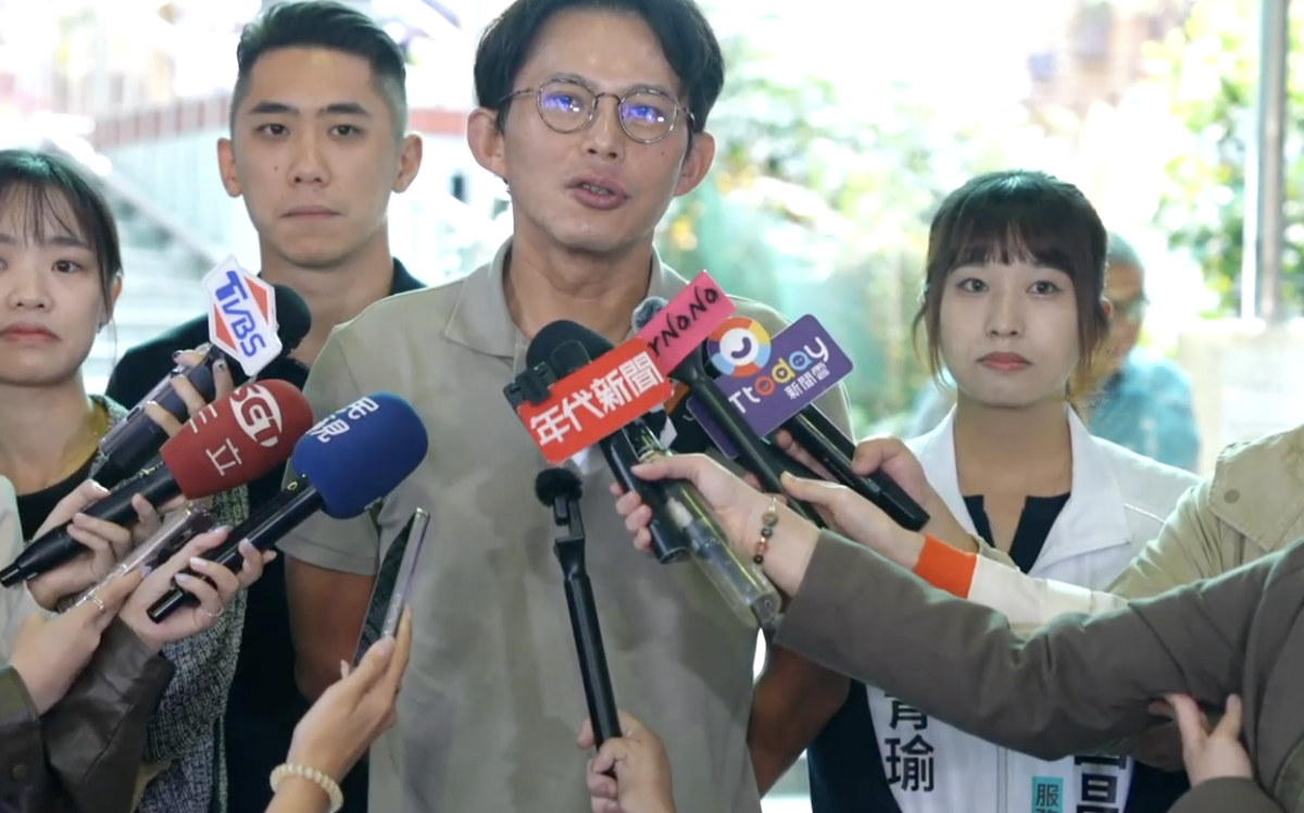 綠提選舉放2天假 黃國昌轟:為阻擋國內移轉投票的策略