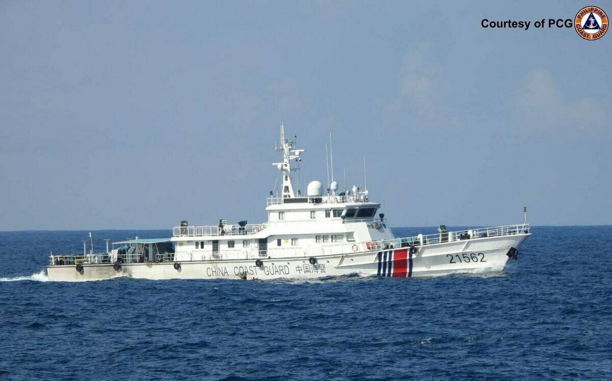 (影)菲律賓海岸防衛隊MRRV-4409再建功  一對三！阻中國海警靠近贊巴萊斯