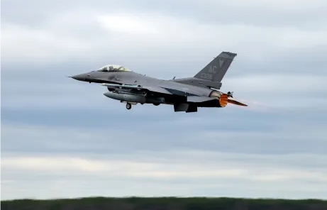  美製F-16戰機。( 示意圖 ) 圖 : 翻攝自環球網 